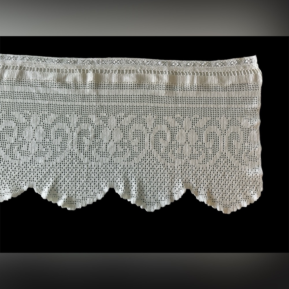 Vintage Shabby Cottage White Crocheted  Valance 90”x21”